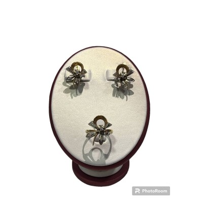 Кольцо с камнями бриллиант, золото 750 (18K), вес 3.95 г.